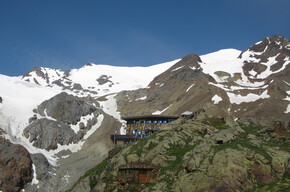 Rifugio Cevedale «G. Larcher» alpine hut | © APT - Valli di Sole, Peio e Rabbi
