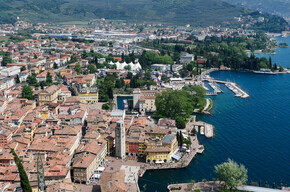 Panorama dal Bastione: il centro di Riva del Garda | © North Lake Garda Trentino 