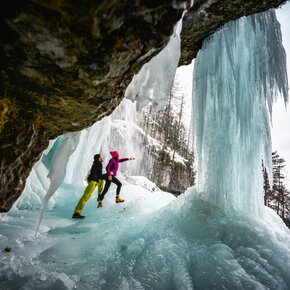 Vallesinella di Mezzo frozen waterfalls | © APT Madonna di Campiglio, Pinzolo, Val Rendena