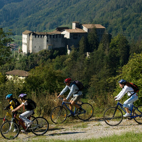 Vista sul Castello di Stenico | © North Lake Garda Trentino 