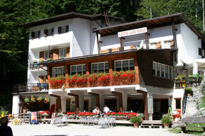 Val di Non - ristorante Lago Rosso