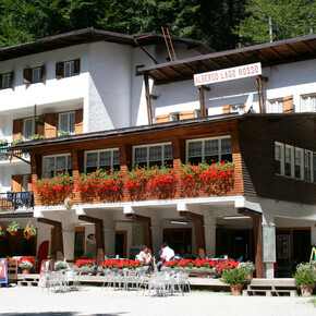 Val di Non - ristorante Lago Rosso