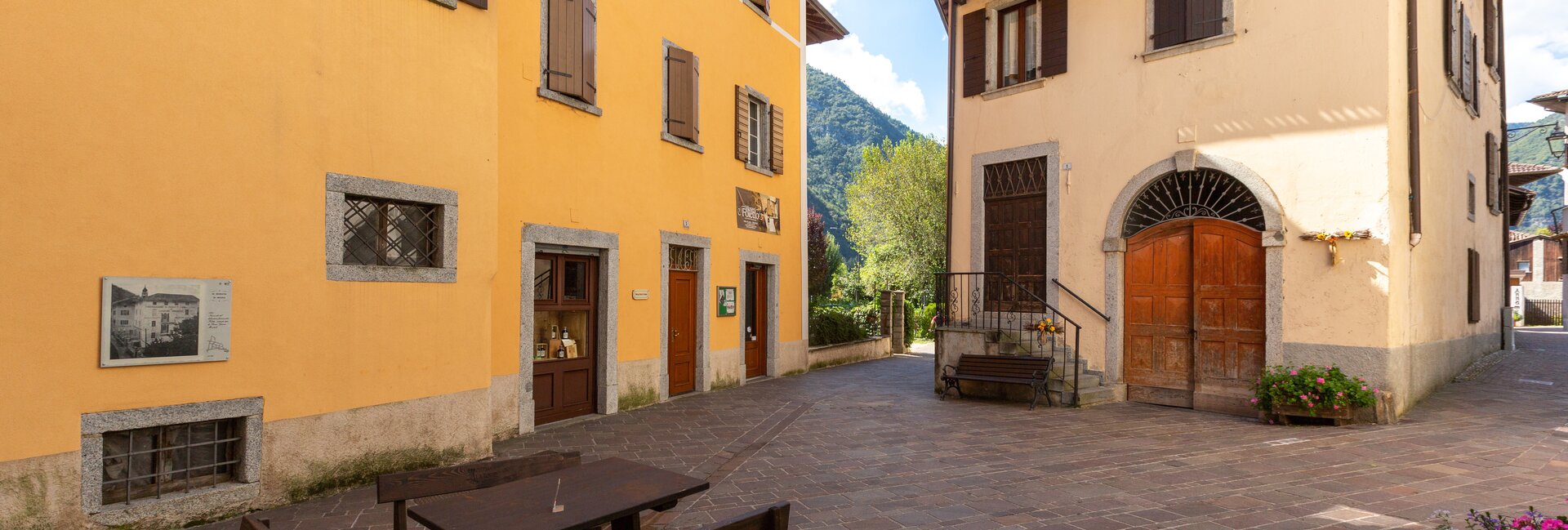 Valle di Ledro - Pieve di Ledro - Museo del Laboratorio Farmaceutico Foletto