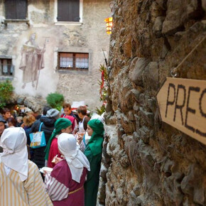 LIVING NATIVITY SCENE IN CANALE VILLAGE