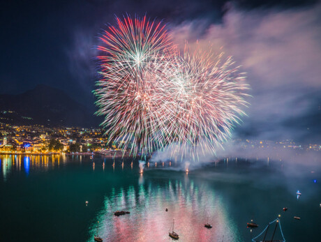 Mezzanotte Magica sul Lago