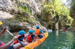 Guided kayak tours in the canyon Novella by X-Raft agency