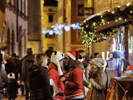 Trienter Weihnachtsmarkt der Freiwilligenarbeit und Solidarität