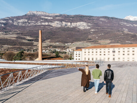 Trekking urbani-Un borgo fra due giganti