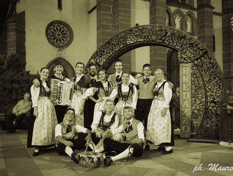 gruppo folk "Aizenponeri" Predazzo