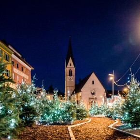 Dolce natale a Cles: strauben e vin brulé