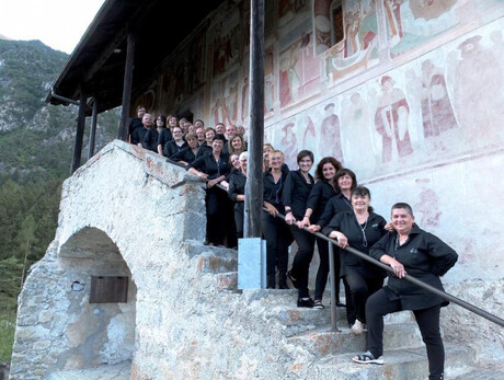 Giudicariesi Voice Choir and Artesòn musical group in concert