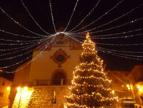 Accensione dell'albero e Canti Natalizi