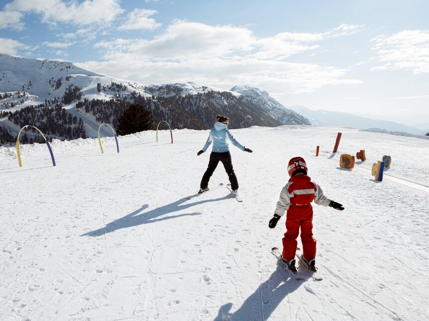 Val di Fiemme - Pampeago - Bambino con maestra
