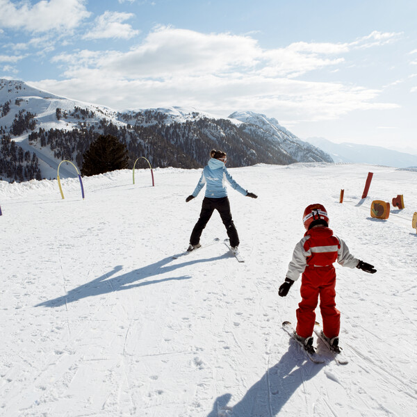 Val di Fiemme - Pampeago - Bambino con maestra
