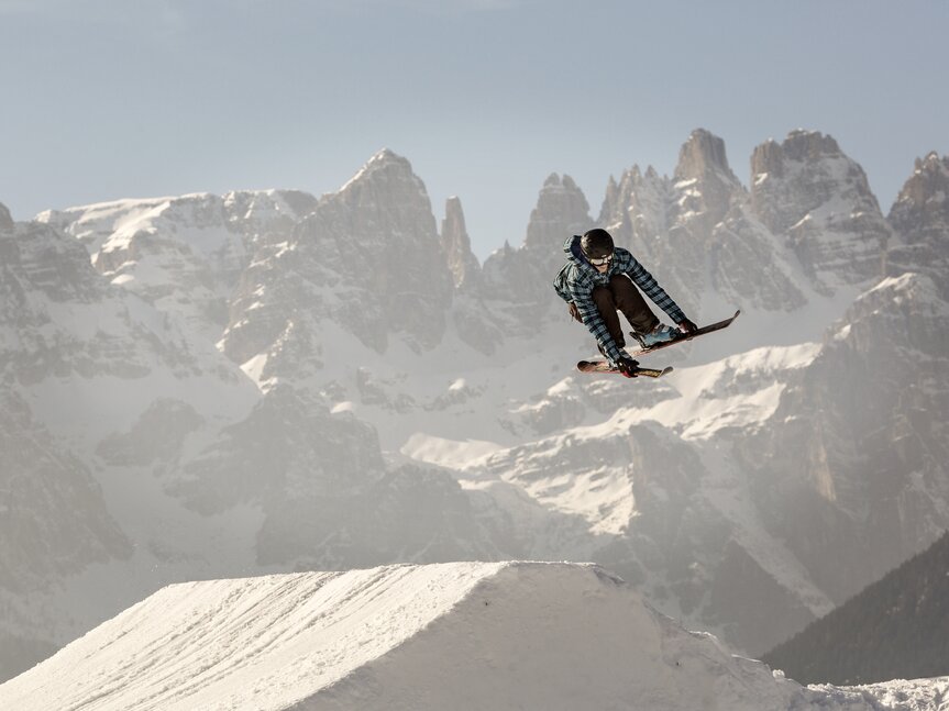 Paganella - Sciatore in salto
