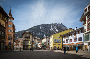 Val di Fassa - Moena - Winkelen, een aperitief drinken en wandelen in het centrum 