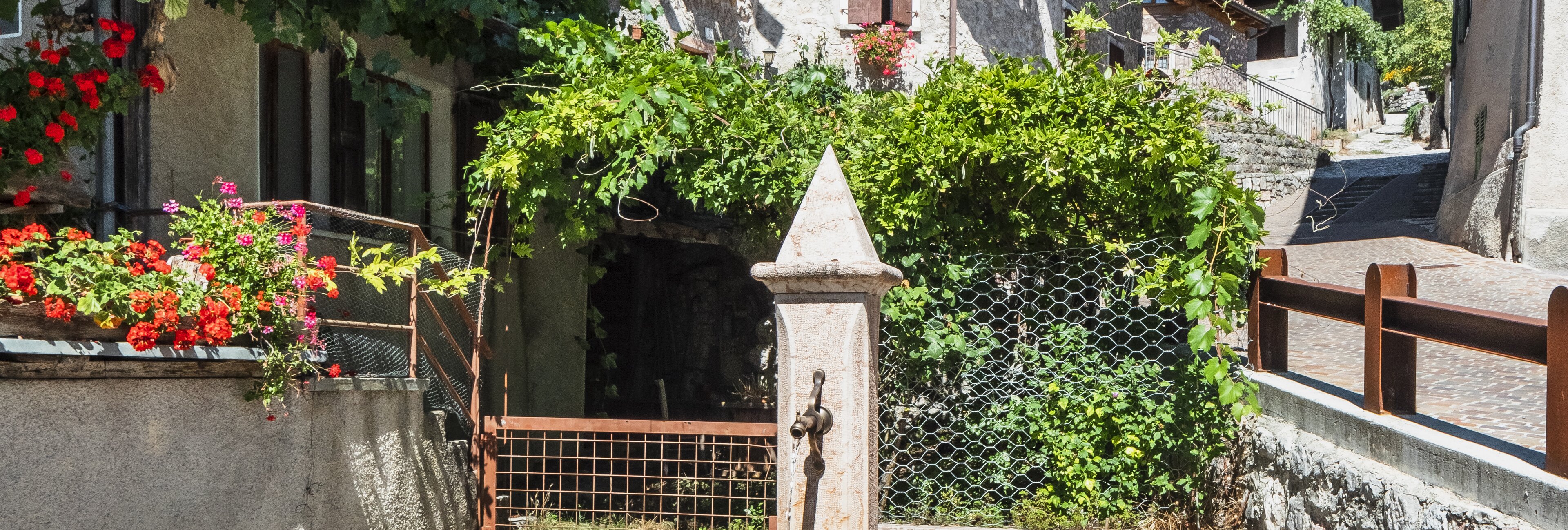 San Lorenzo In Banale Relax E Benessere Sul Lago Di Molveno Scopri