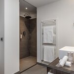 Foto čtyřlůžkový pokoj, sprcha, WC
