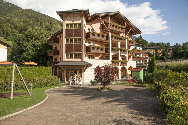 family hotel kinderhotel Adriana Gardalake Ledrolake