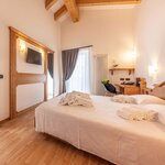  Photo of Triple room, bath, toilet, facing the mountains