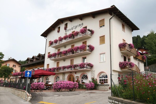 hotel-rosalpina-trentino-folgaria-summer