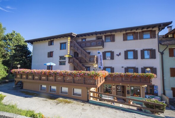 HOTEL-TRENTINO-montagna-mezzapensione-folgaria