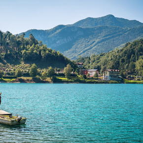 Am Seeufer und in den Bergen: Familien-Camping im Trentino