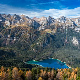 HERFST BIJ DE MEREN VAN TRENTINO