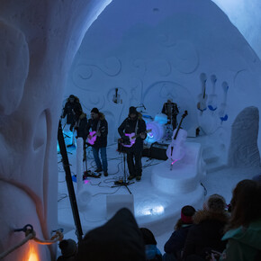 PARAD-ICE MUSIC: ICE CONCERTS, ON THE ICE