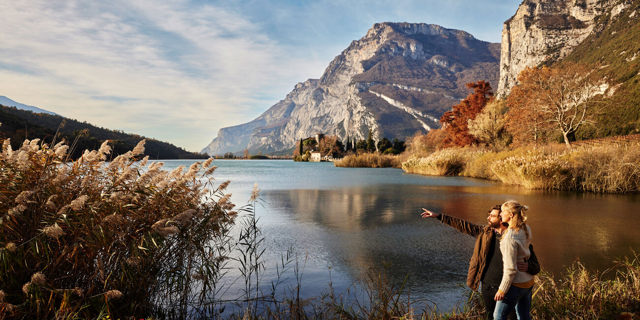 LAGHI D’AUTUNNO, TAVOLOZZA DI COLORI TRA ACQUA E CIELO #2