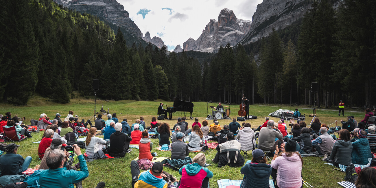 RAPHAEL GUALAZZI, ESTRO MUSICALE TRAVOLGENTE #4