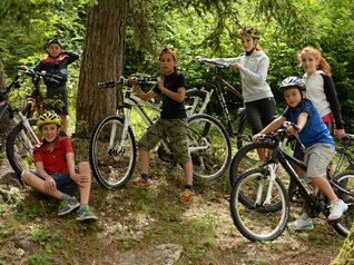 Bambini percorso MTB Belvedere Fai_ph. Tonina | © Bambini percorso MTB Belvedere Fai_ph. Tonina