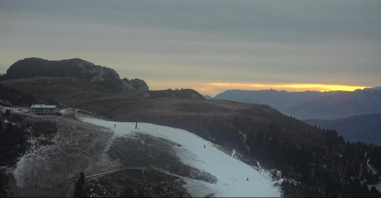 Webcam Пампеаго - Предаццо - Оберегген	 - Chair lift Monte Agnello