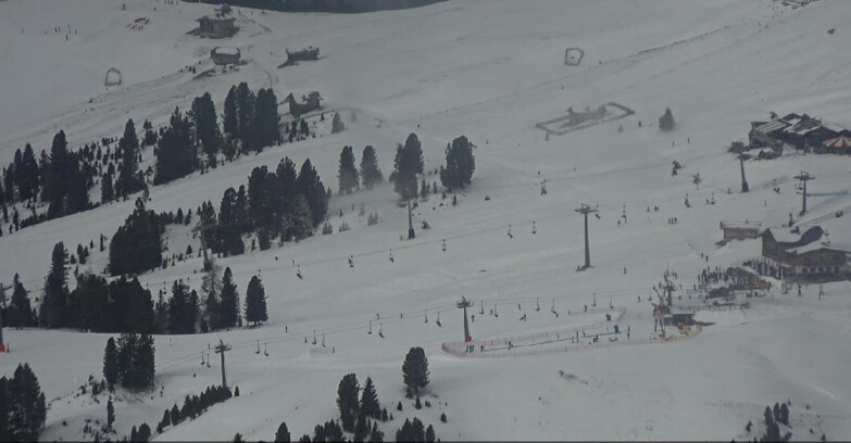 Webcam Pampeago  - Predazzo -  Obereggen - Mountain huts Zisch and Genischer