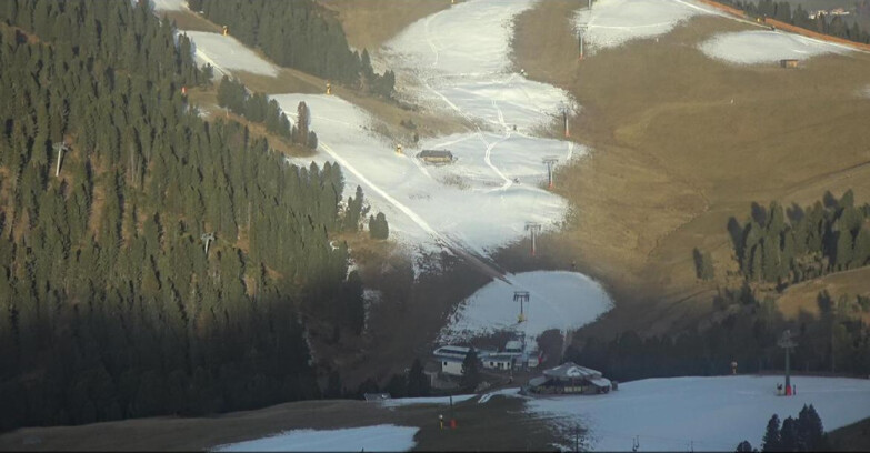 Webcam Пампеаго - Предаццо - Оберегген	 - Chair lift Obereggen