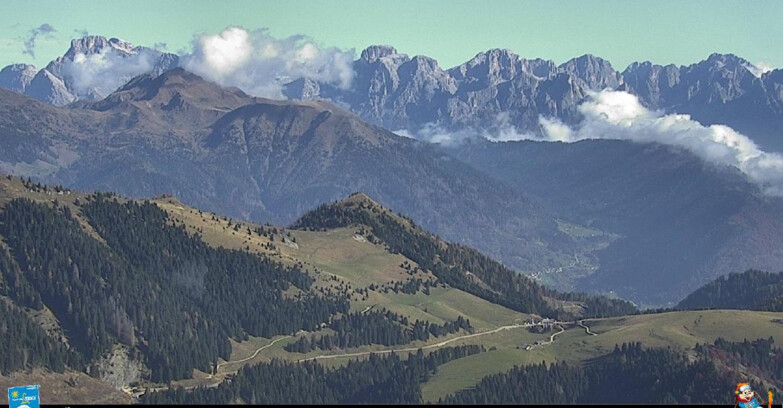 Webcam Passo Brocon-Marande - Brocon Pass and Pale di S.Martino 