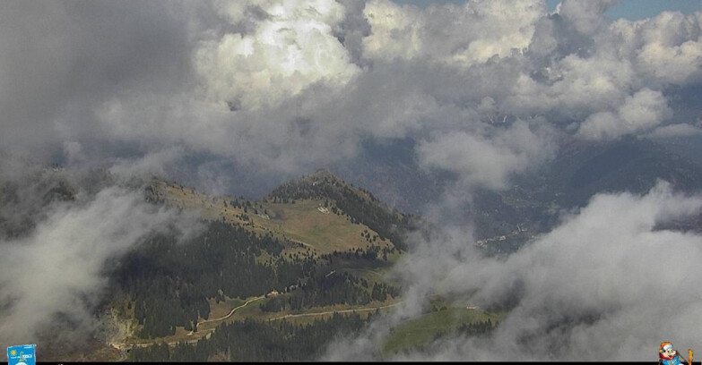 Webcam Passo Brocon-Marande - Brocon Pass and Pale di S.Martino 