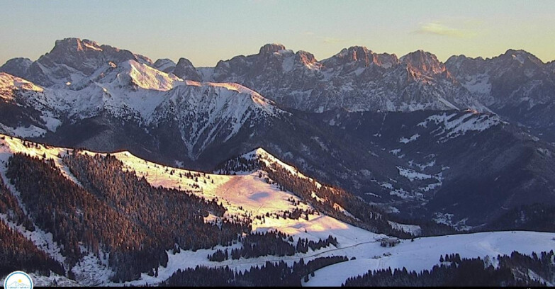 Webcam Passo Brocon-Marande - Passo Brocon e Pale di S.Martino