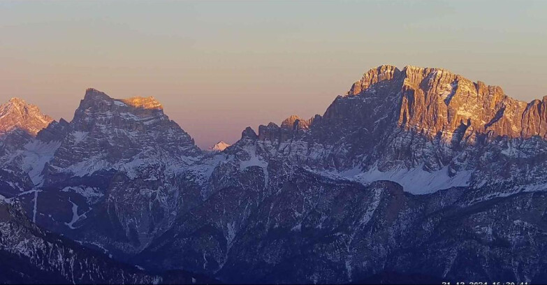 Webcam Passo San Pellegrino-Falcade  - Pelmo e Civetta