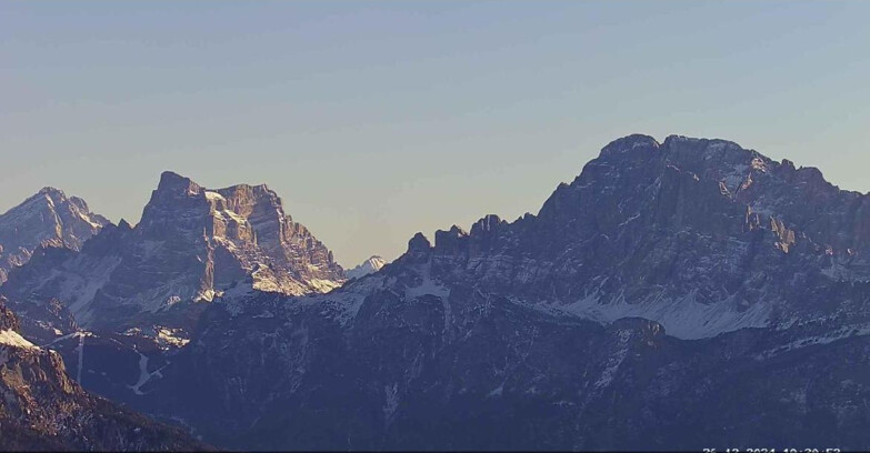 Webcam Passo San Pellegrino-Falcade  - Pelmo e Civetta