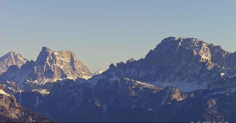 Webcam Passo San Pellegrino-Falcade  - Pelmo e Civetta