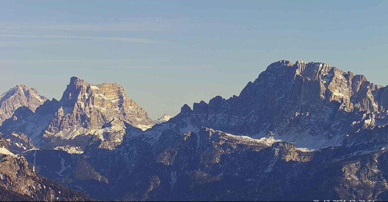 Webcam Passo San Pellegrino-Falcade  - Pelmo e Civetta