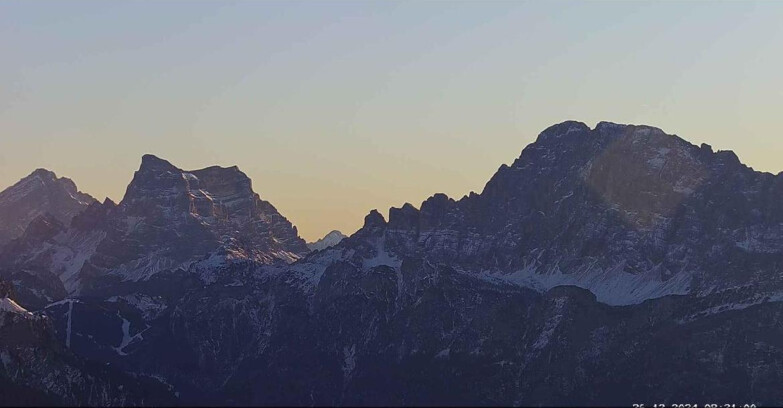 Webcam Passo San Pellegrino-Falcade  - Pelmo e Civetta