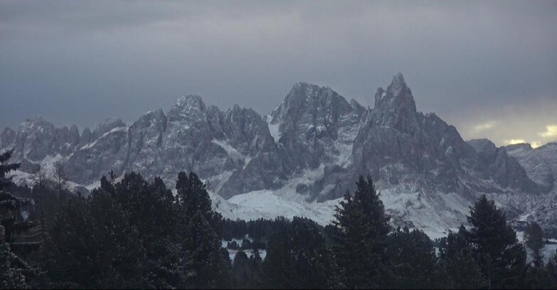 Webcam Белламонте-Альпе-Лусиа  - Pale di San Martino