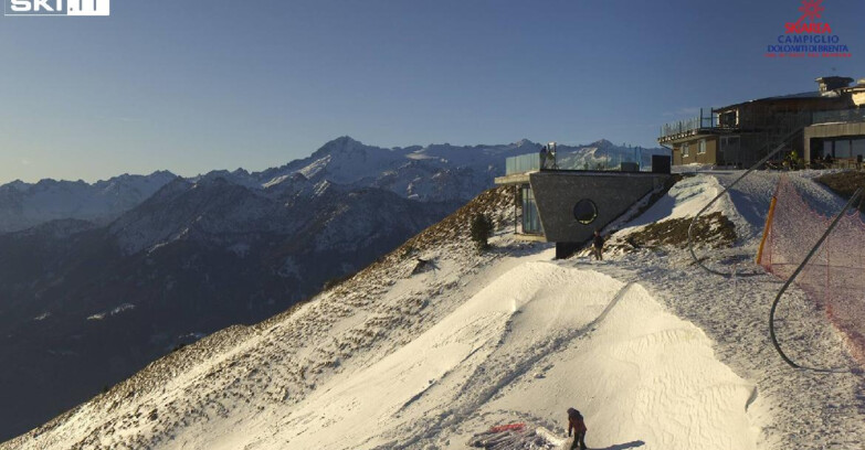 Webcam Pinzolo - Rifugio Doss del Sabion - 2100m