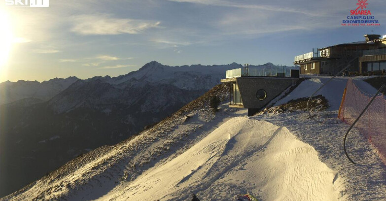 Webcam Pinzolo - Rifugio Doss del Sabion - 2100m