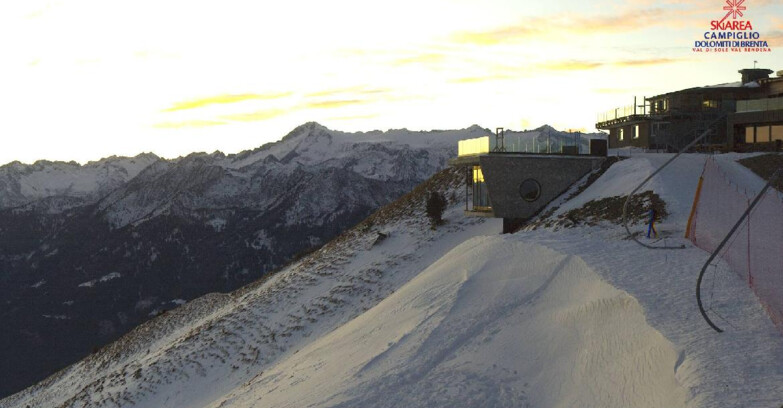 Webcam Pinzolo - Rifugio Doss del Sabion - 2100m