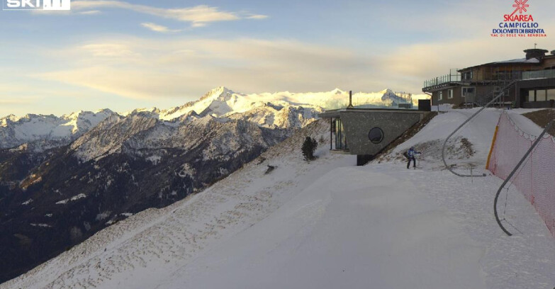 Webcam Pinzolo - Rifugio Doss del Sabion - 2100m