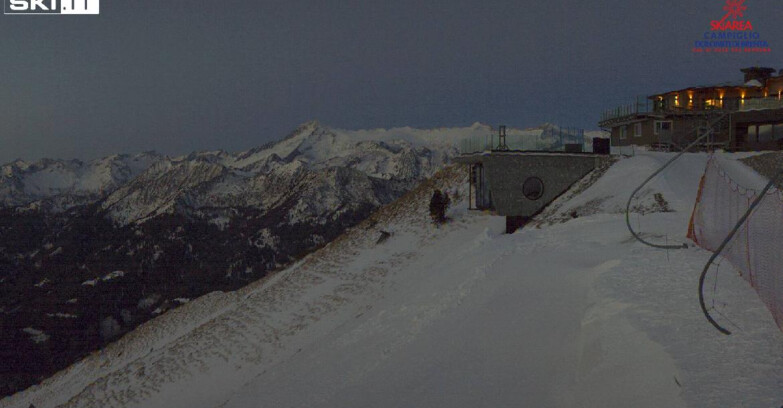 Webcam Pinzolo - Rifugio Doss del Sabion - 2100m