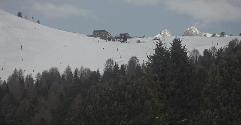 Webcam Белламонте-Альпе-Лусиа  - Pista Dolomitica